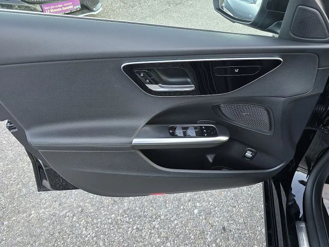 Mercedes-Benz C 200 AVANTGARDE C 200 d Estate