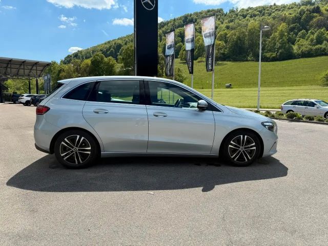 Mercedes-Benz B 180 Totwinkel / Winter-Paket / Kamera /  MBUX