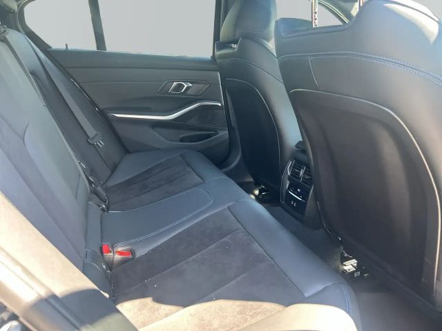 BMW 320 320d M-Sport Sedan xDrive