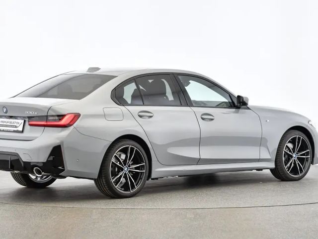 BMW 330 330e Sedan xDrive
