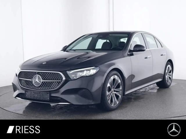 Mercedes-Benz E 220 AVANTGARDE E 220 d Sedan