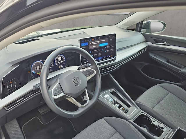 Volkswagen Golf Life Variant