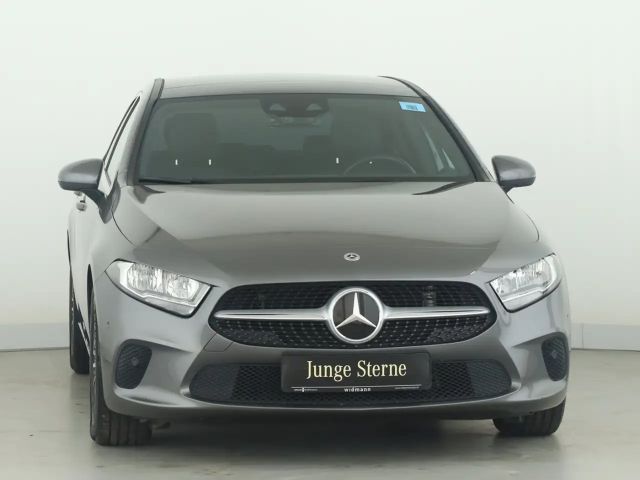 Mercedes-Benz A 180 A 180 d Progressive