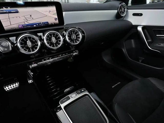 Mercedes-Benz A 200 AMG Line