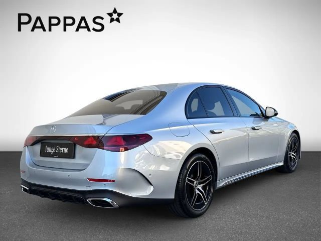 Mercedes-Benz E 200 4MATIC Sedan