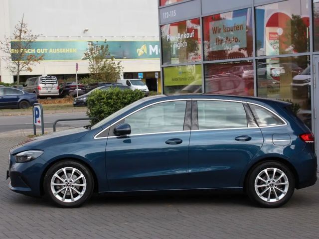 Mercedes-Benz B 180 Business Line Sedan