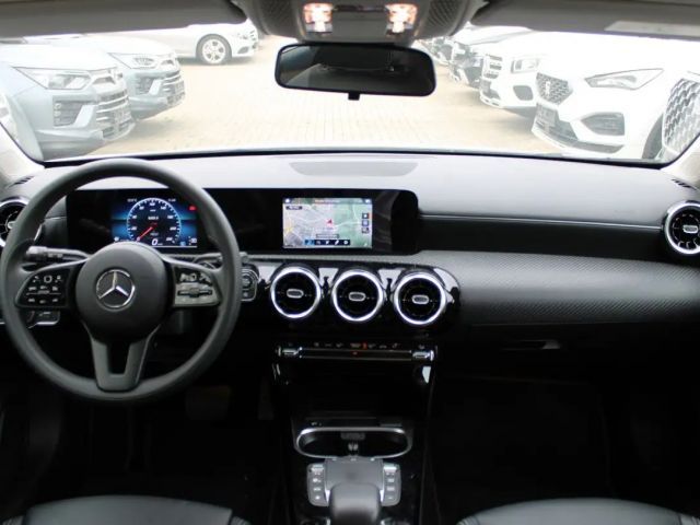 Mercedes-Benz A 180 A 180 d