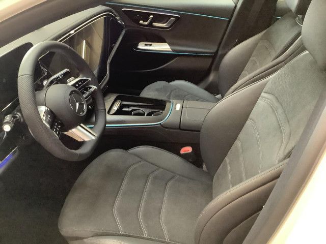 Mercedes-Benz E 200 Sedan