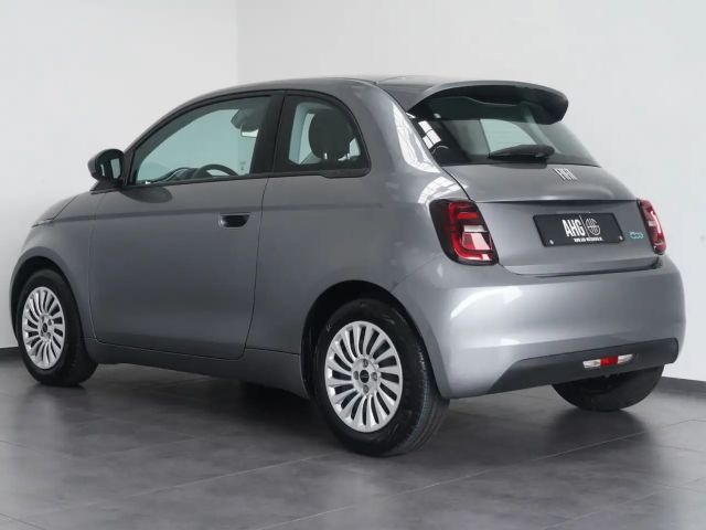 Fiat 500e Action