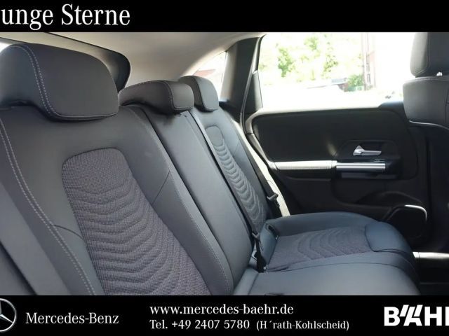 Mercedes-Benz B 200 Progressive Sedan