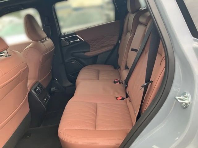 Mitsubishi Outlander 4WD PHEV