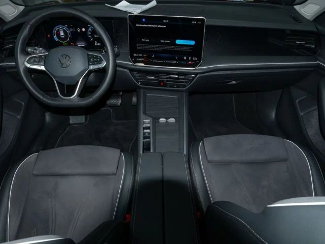 Volkswagen Passat 1.5 eTSI Business Variant