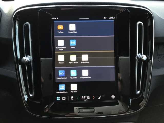 Volvo XC40 Core Recharge