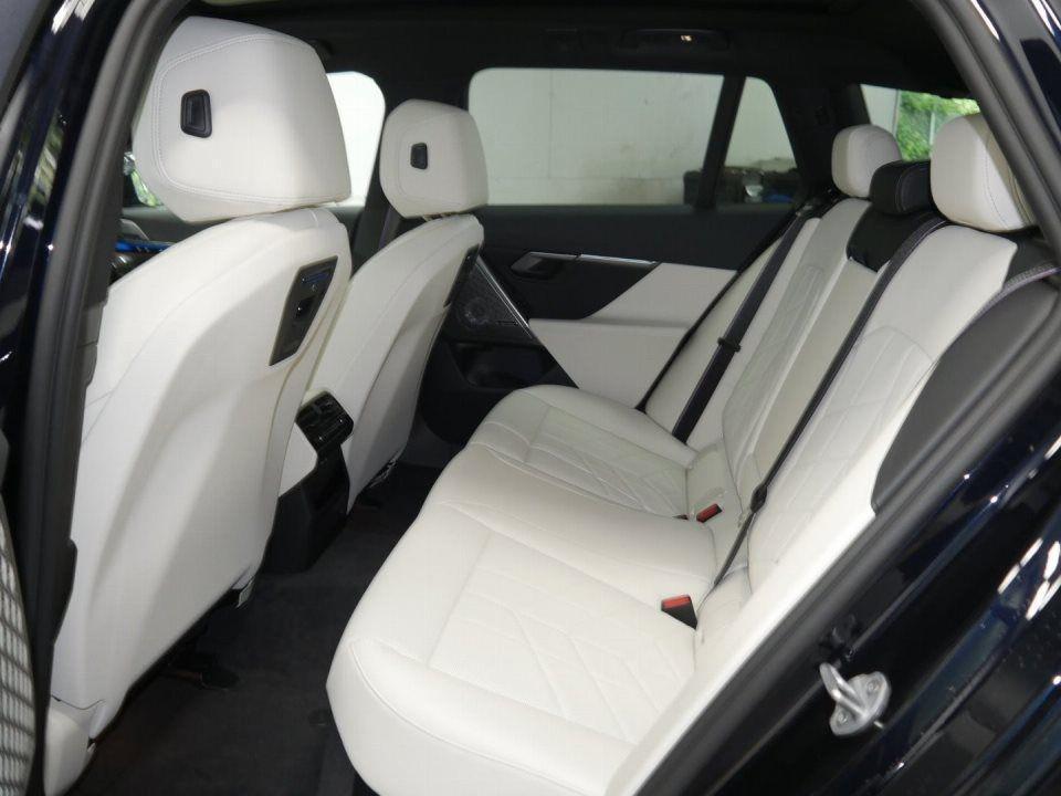 BMW i5 M60 Touring xDrive