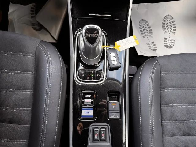Mitsubishi Outlander 4WD PHEV