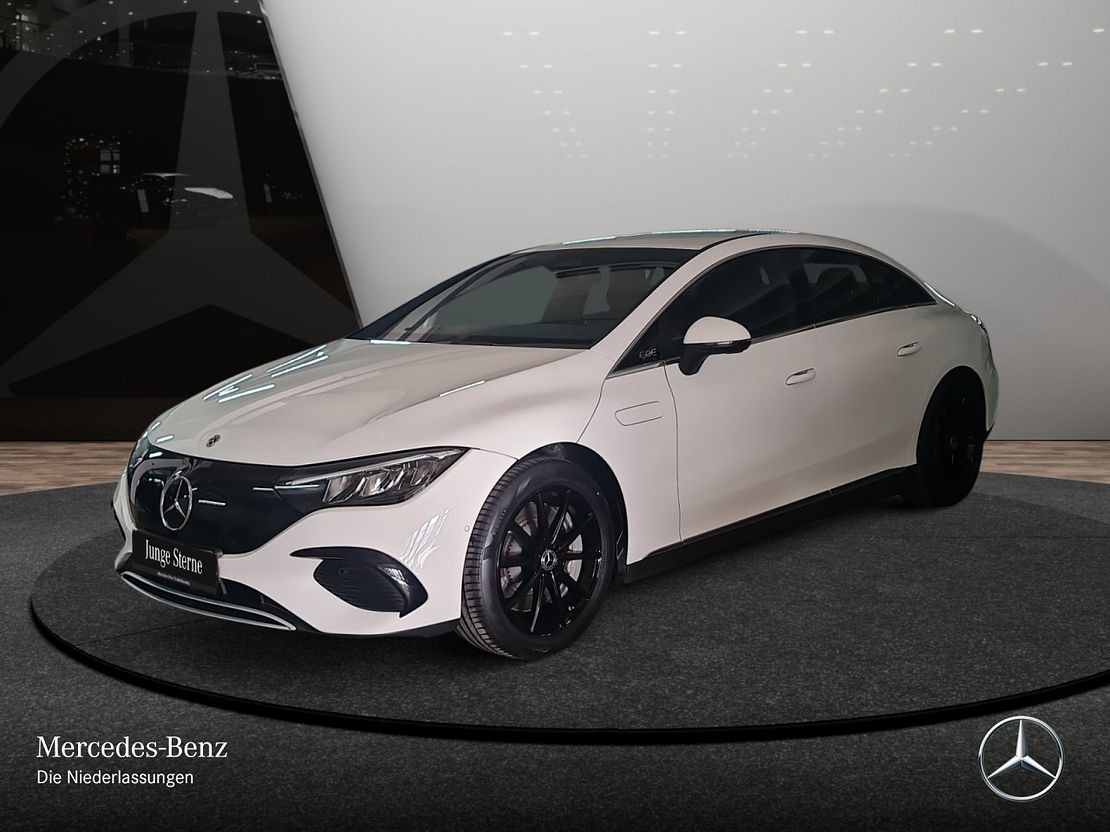 Mercedes-Benz EQE 300 Sedan