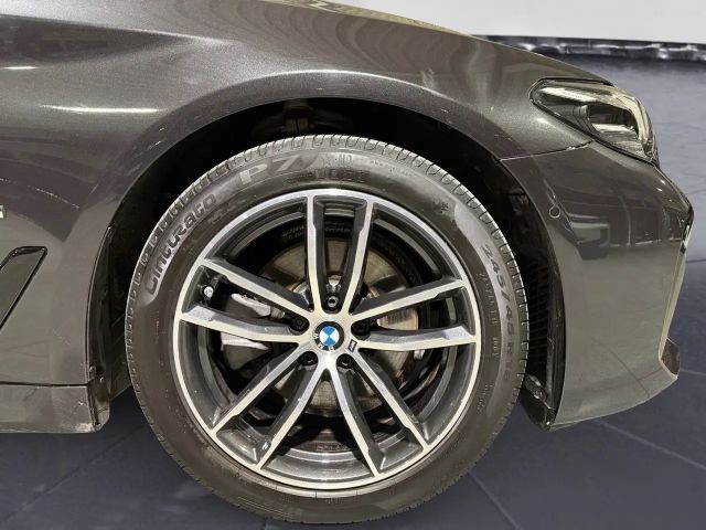 BMW 520 520d M-Sport Sedan xDrive