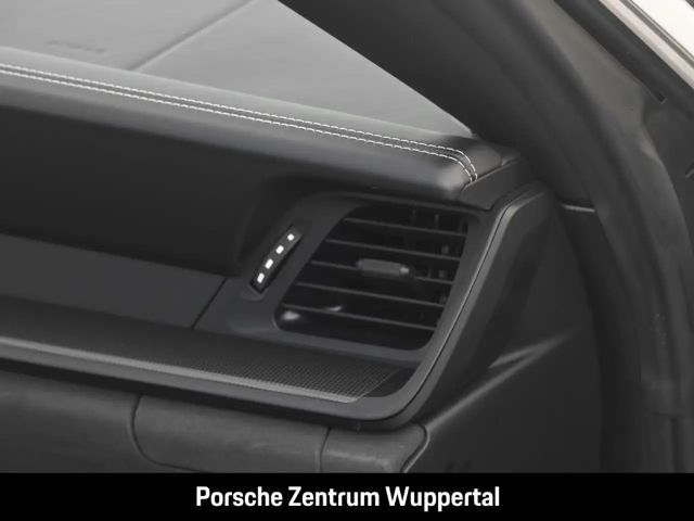 Porsche 992 4 Coupé GTS Targa