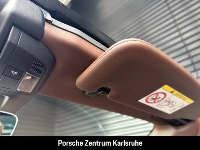 Porsche 992 4 Coupé GTS Targa