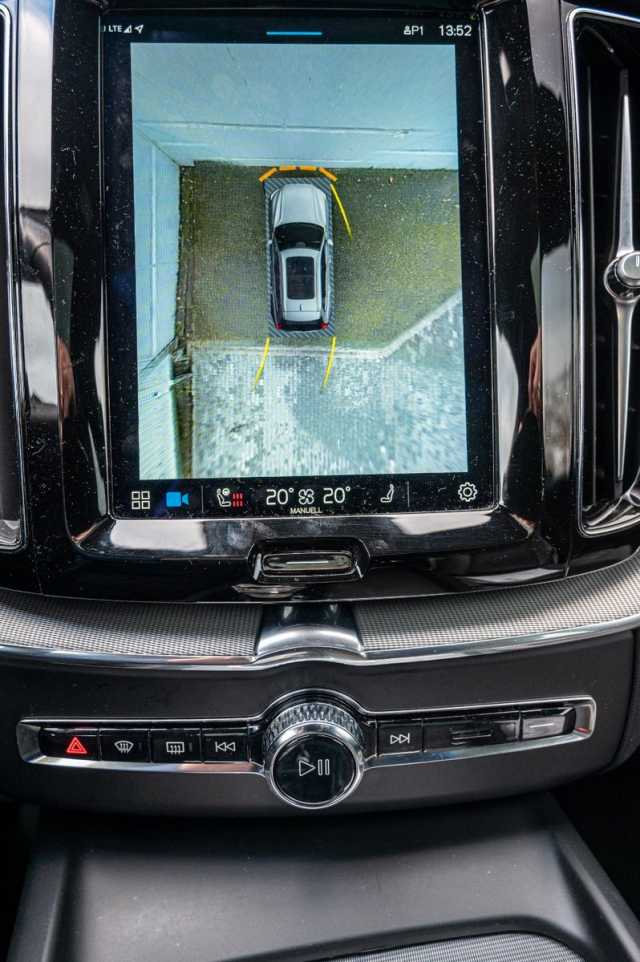 Volvo XC60 AWD Dark Plus