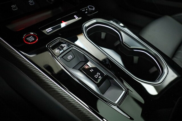 Audi A6 Avant Quattro S-Tronic