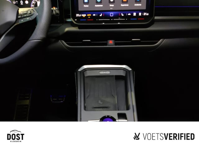 Volkswagen T-Roc 1.5 eTSI DSG IQ.Drive R-Line