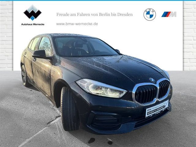 BMW 118 118i Sedan Sport Line