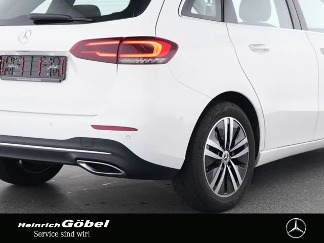 Mercedes-Benz B 250 4MATIC Progressive Sedan