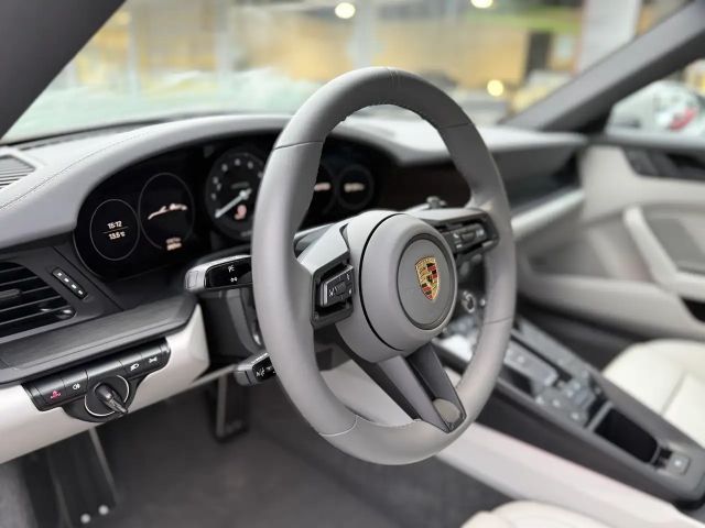 Porsche 992 4 Cabrio GTS Targa