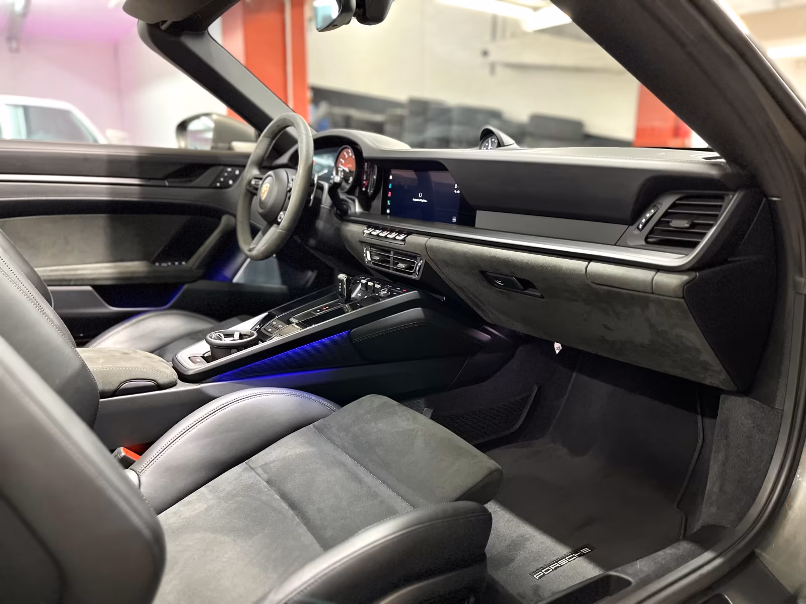 Porsche 911 992 Cabriolet Carrera GTS