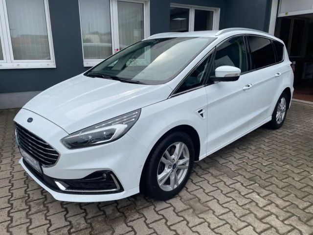 Ford S-Max Titanium