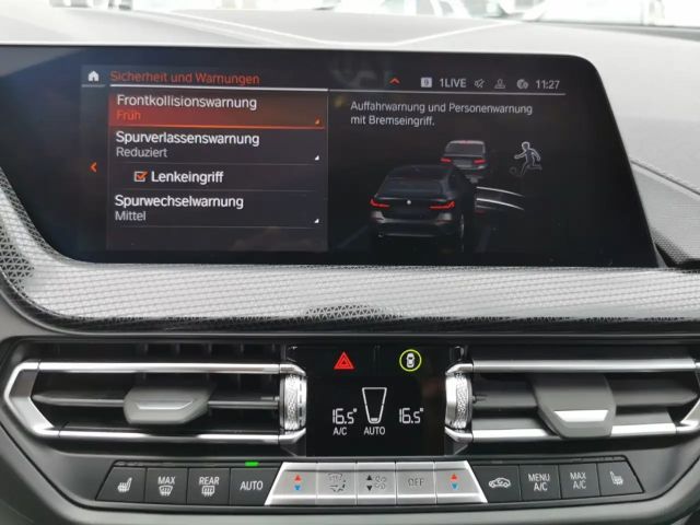 BMW 118 118i Sedan Sport Line