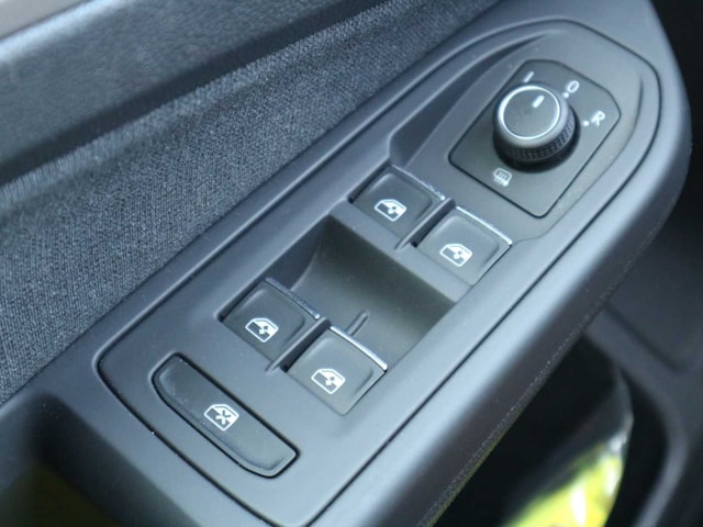 Volkswagen Golf Life Variant