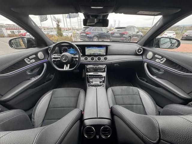 Mercedes-Benz E 220 AMG Line E 220 d Sedan