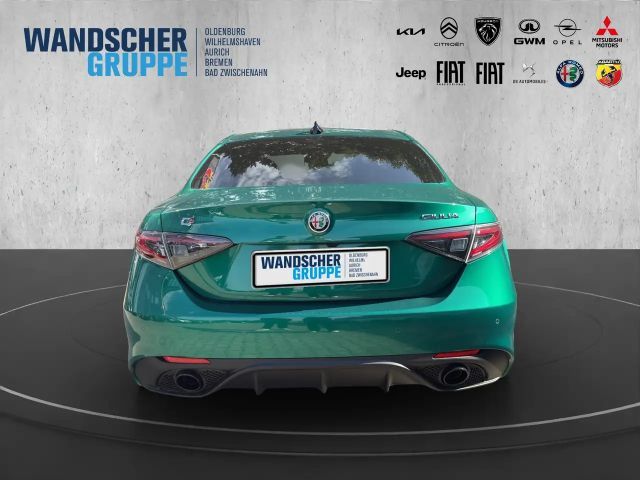 Alfa Romeo Giulia Q4 Turbo