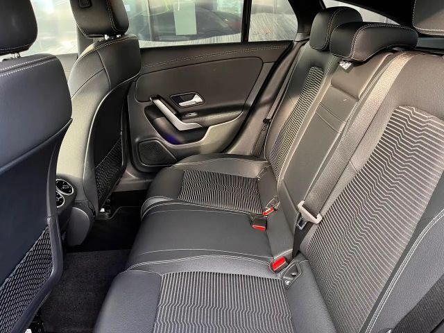 Mercedes-Benz CLA 180 Luxury Line