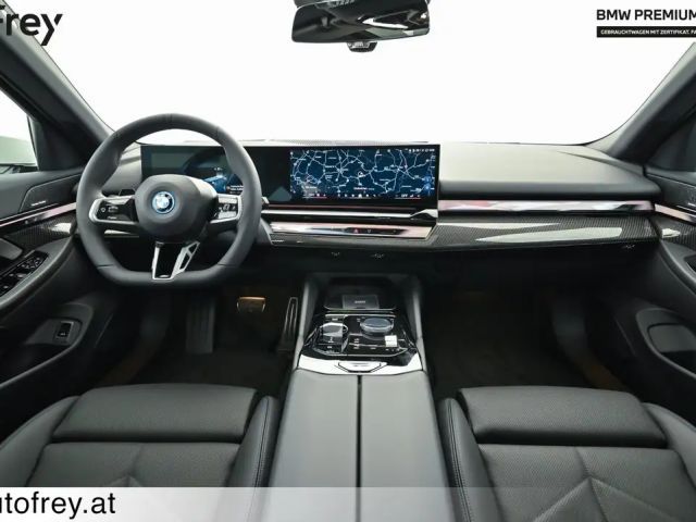 BMW i5 xDrive40