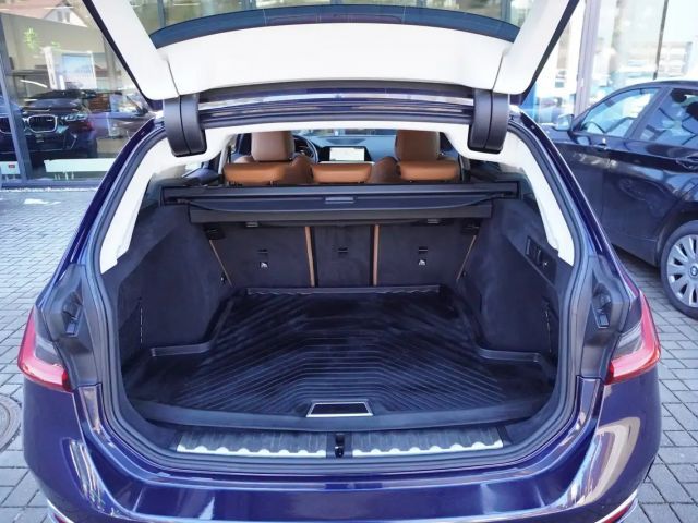 BMW 330 330d Luxury Line Touring xDrive