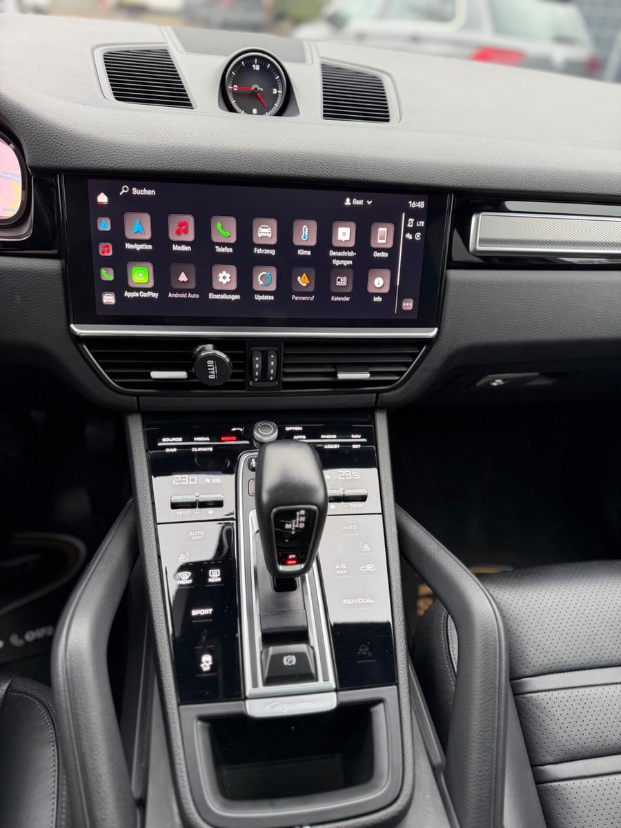 Porsche Cayenne Platinum Edition