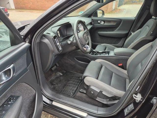 Volvo XC40 AWD Plus Recharge Twin Engine