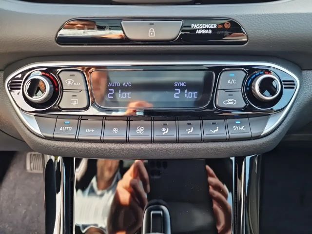 Hyundai i30 Advantage Hybrid T-GDi