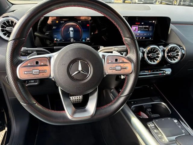 Mercedes-Benz B 200 AMG Line Sedan