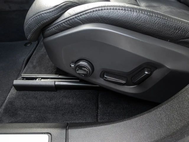 Volvo XC60 Dark Plus