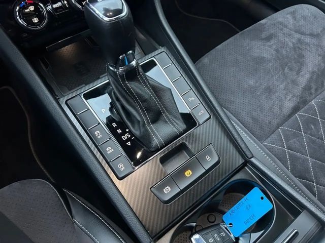 Skoda Superb 2.0 TDI Combi Sportline