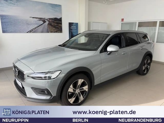 Volvo V60 Cross Country AWD Plus