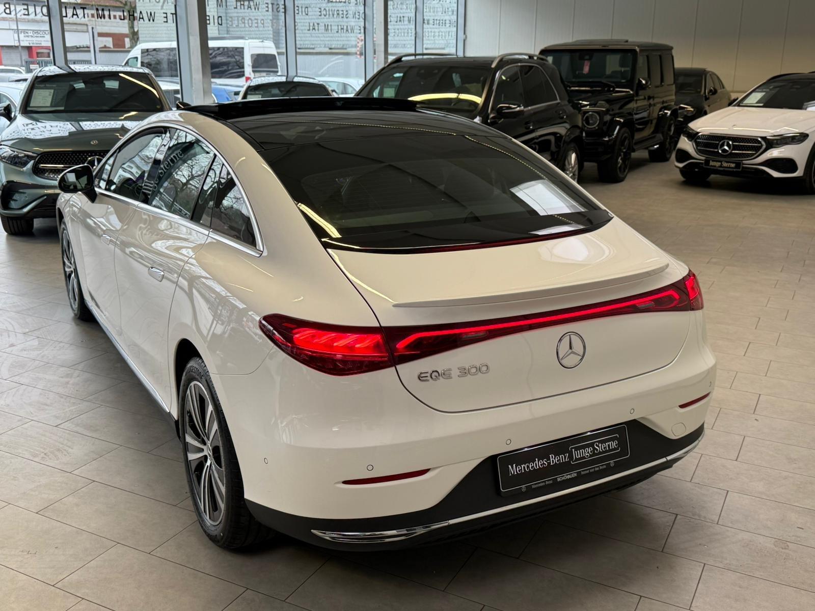 Mercedes-Benz EQE 300 Sedan