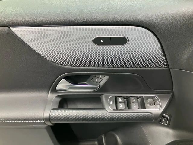 Mercedes-Benz GLB 220 4MATIC GLB 220 d