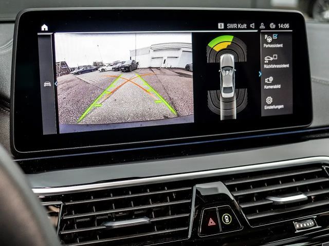 BMW 530 530e Luxury Line Sedan xDrive