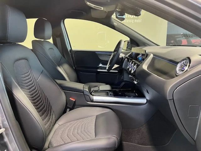 Mercedes-Benz B 200 Progressive Sedan