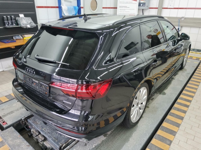 Audi A4 40 TDI Avant Quattro S-Line S-Tronic